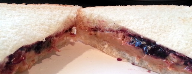 Look at the beautiful color on that grape jam, I love it!